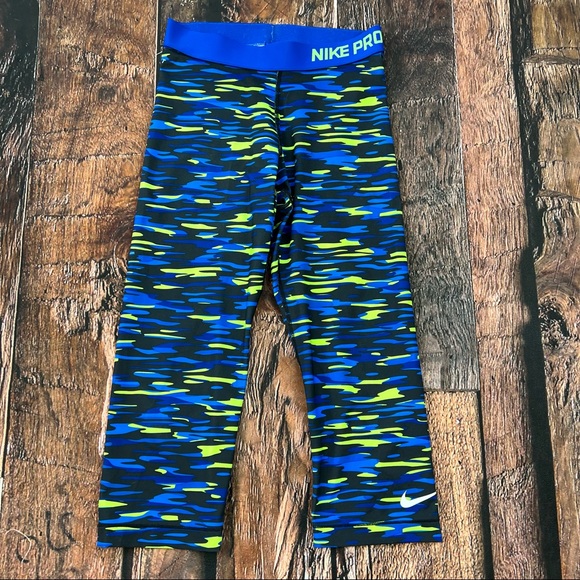 NIKE Pro Dri-Fit Compression Capri Workout Pants - Picture 1 of 6